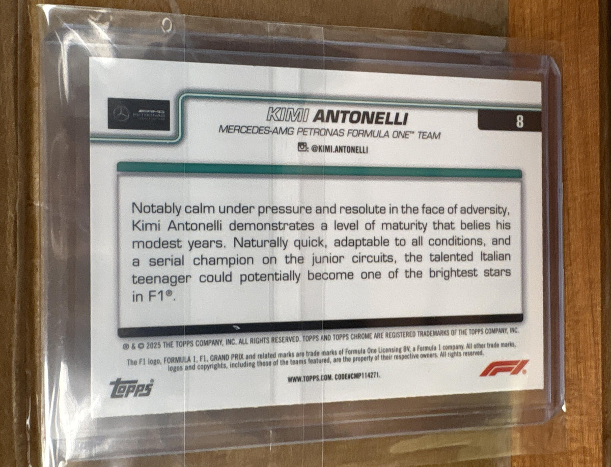 2025 Topps Chrome Formula 1 Kimi Antonelli #8 B&W Ray Wave Refractor Portrait RC