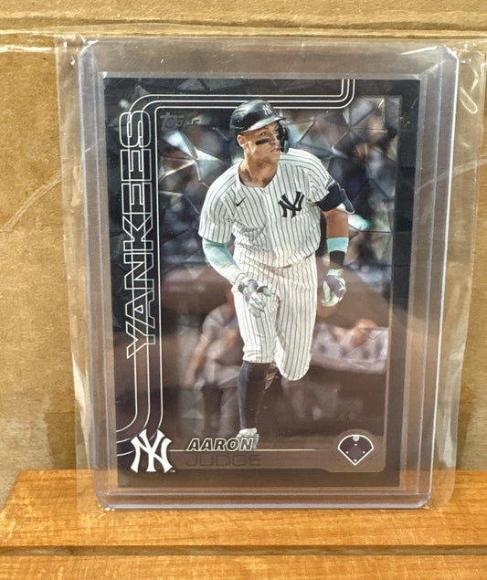 2025 Topps Aaron Judge #300 Black Diamante 9/10 Yankees